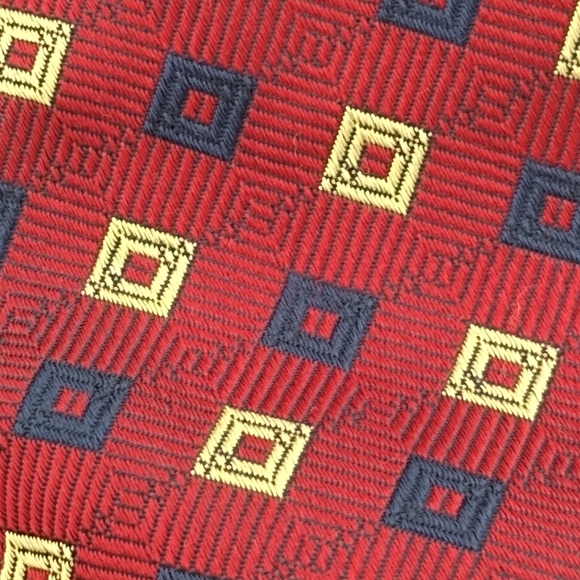 Jos A Banks 100% Silk Red Foulard Geometric Pattern Jacquard Necktie Men's Tie - Picture 8 of 9